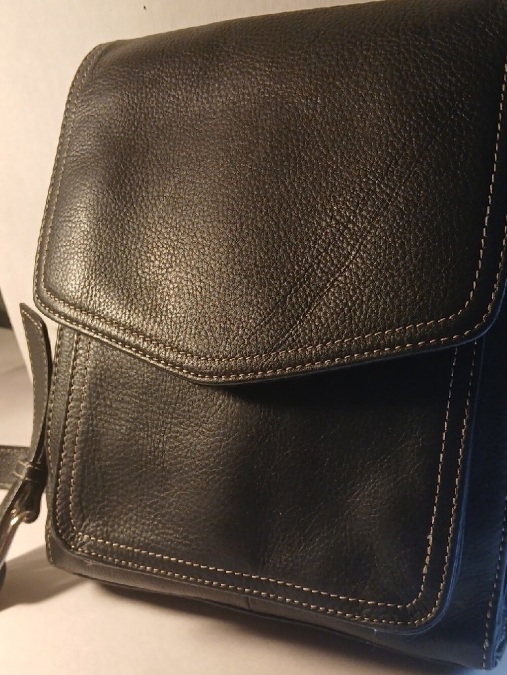 Vintage Fossil Black Pebbled Leather Crossbody Messenger Bag White Stitching